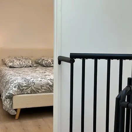 Le Patio Du Velay 2 – Premier étage 6 Pers